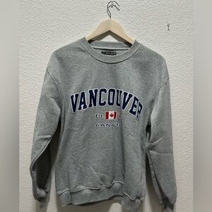 Clothing Co. Vancouver crew neck M